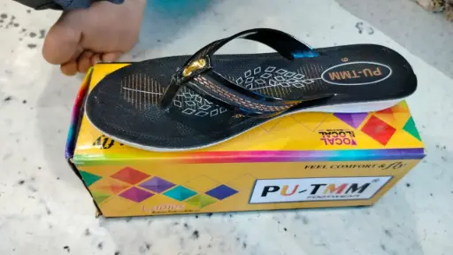 Women pu sandel 4×7 with box